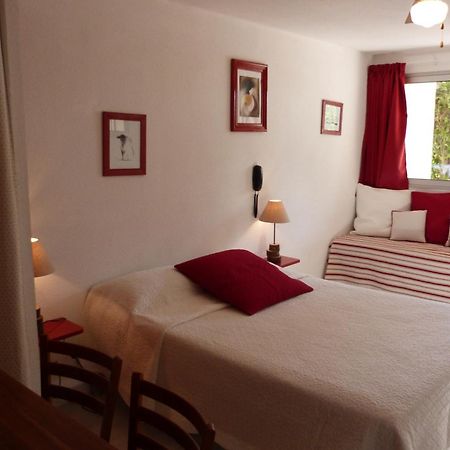 Lou Garbin Hotel Saint-Laurent-dʼAigouze Eksteriør billede