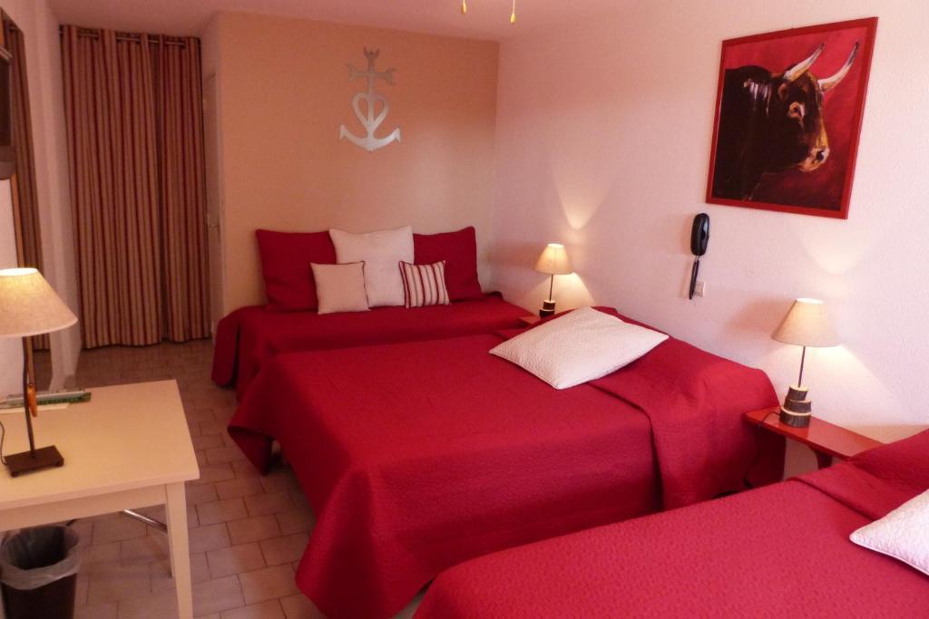 Lou Garbin Hotel Saint-Laurent-dʼAigouze Værelse billede